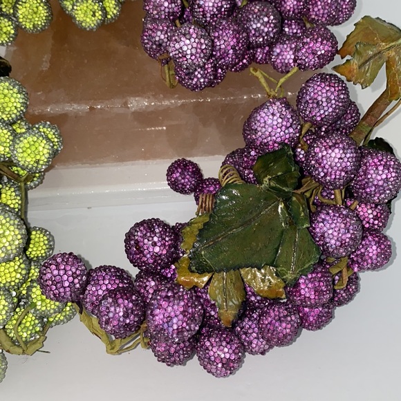 Vintage glass micro beaded faux grapes- set of 4 clusters - Picture 5 of 16
